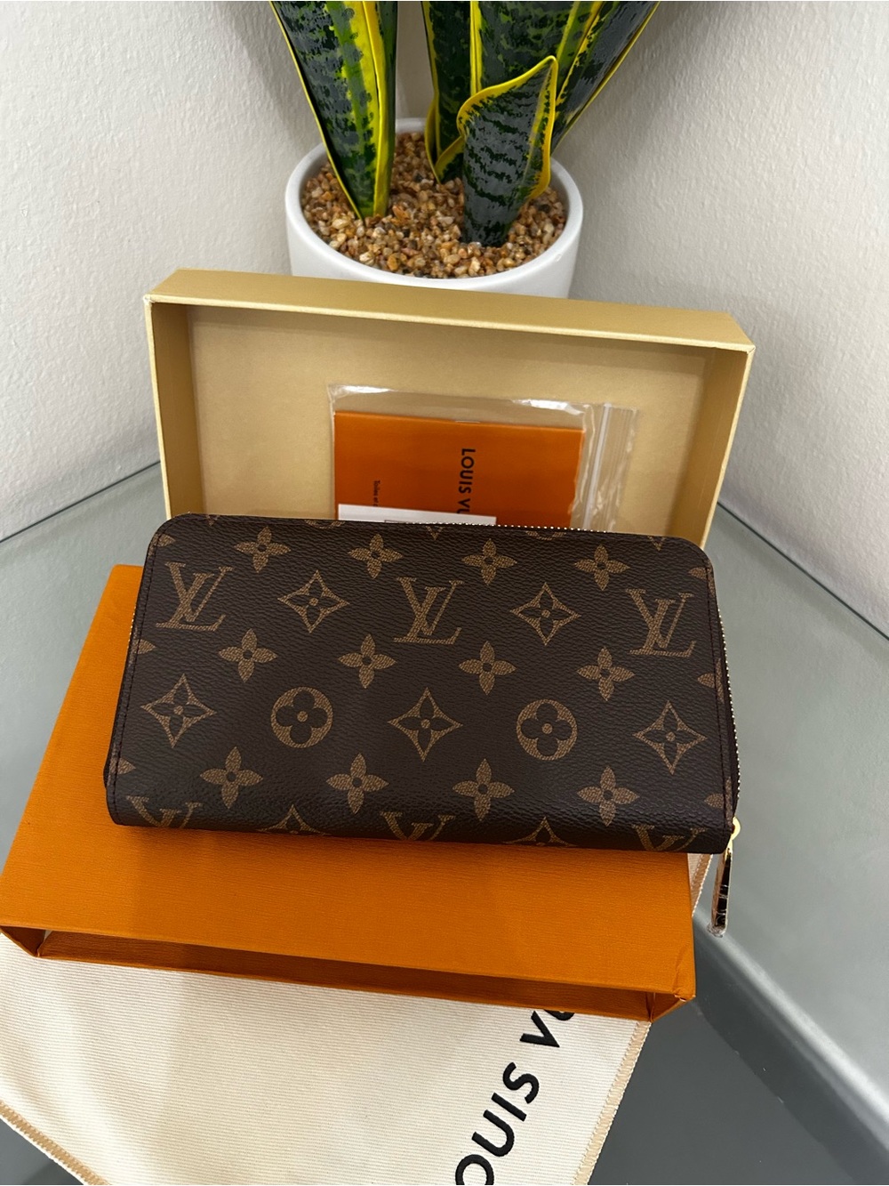 Louis Vuitton Monogram Zip Around Wallet - Dark Brown & Light Brown